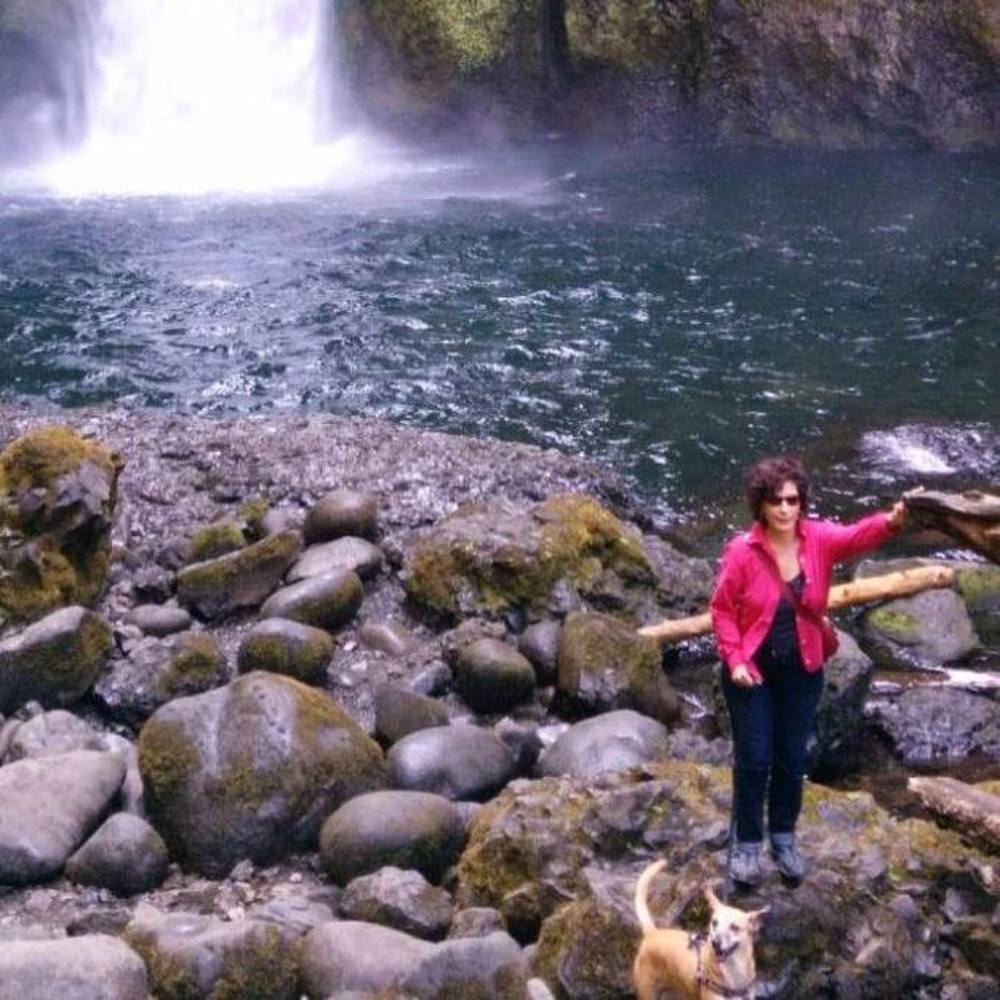 Meet your Posher, Leslie